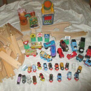 Vintage HUGE LOT Thomas & Friends Wooden Railway Trains Tracks And Buildings